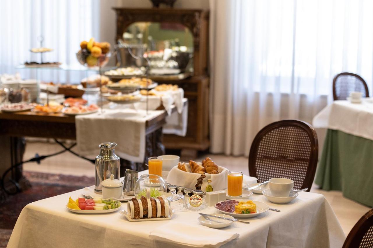 Hotel Rector Саламанка Экстерьер фото Breakfast at the hotel